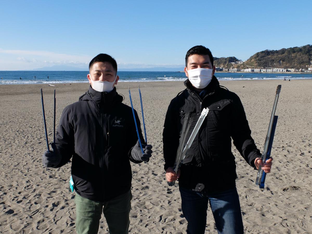 1年前に出会い、まち歩きを企画した平成生まれの永尾さん(左)と上岡さん