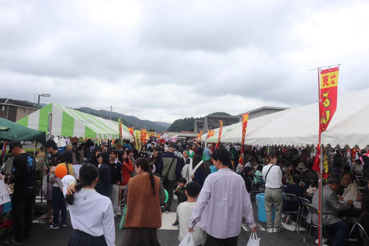 「大東よいとこ祭り」でにぎわう会場