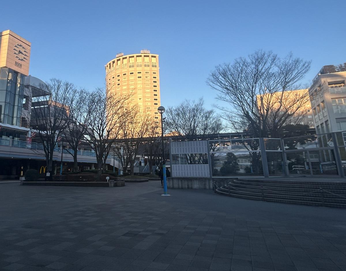 新浦安駅前広場