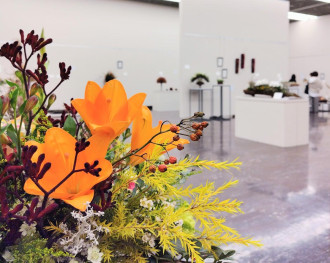 宇都宮でフラワーデザイナーグループ「GLANZ」作品展　植物素材で表現