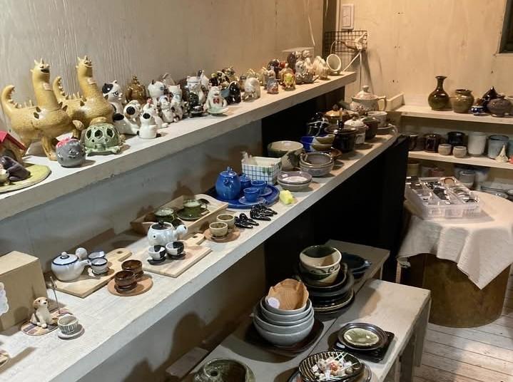 「宇都宮陶芸倶楽部」展示即売会の様子1
