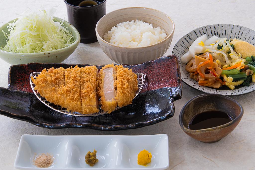「とちぎ食彩堂 じゅうごや」那須茶色豚ロースカツ御膳