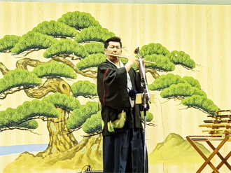 和歌山で津軽笛奏者の佐藤ぶん太さんが初公演　フラメンコギターと共演