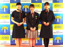 種子屋久高速船が客室乗務員の制服一新 紺色ベースにオレンジのライン