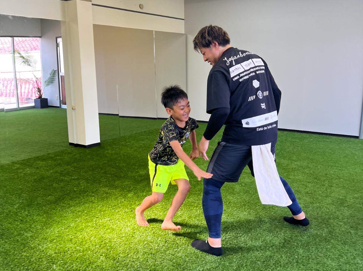親子で運動するイメージ（写真提供＝Blossom）