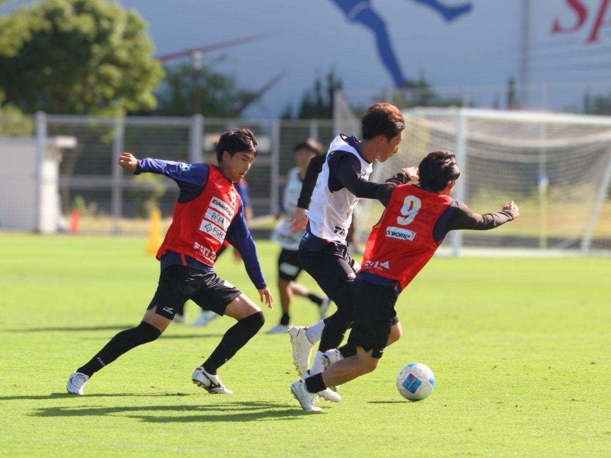 おのサンサッカーパークで練習するレノファ山口FC
